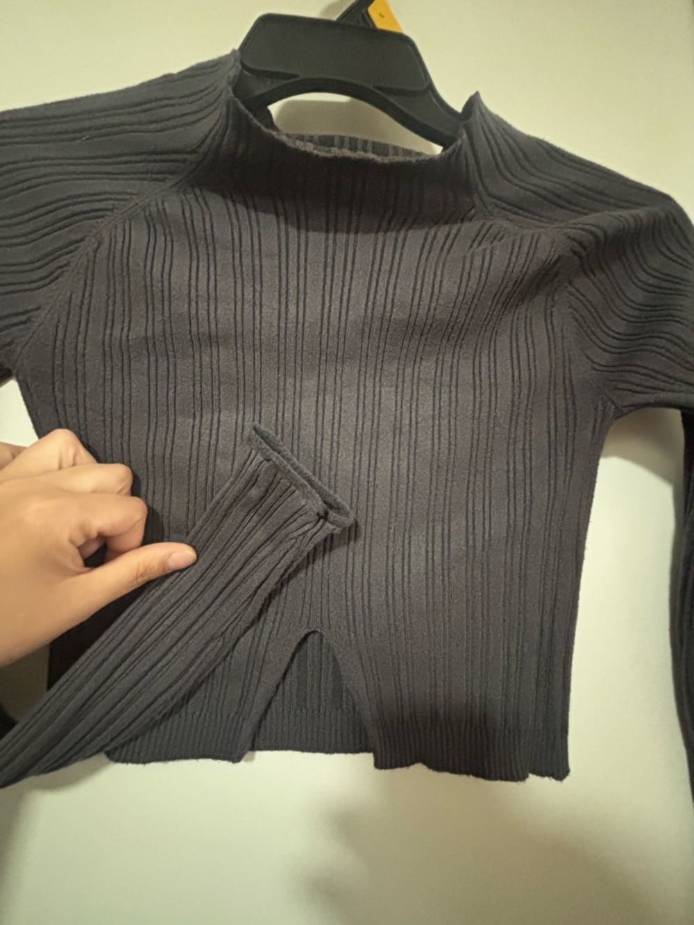 Garage Ribbed Long-Sleeve Crop Top in Charcoal - Picture 4 of 6